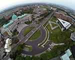 由美術館停車場上方空拍校園